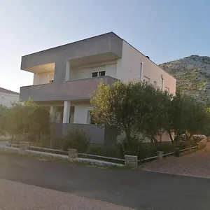  Apartman Lota